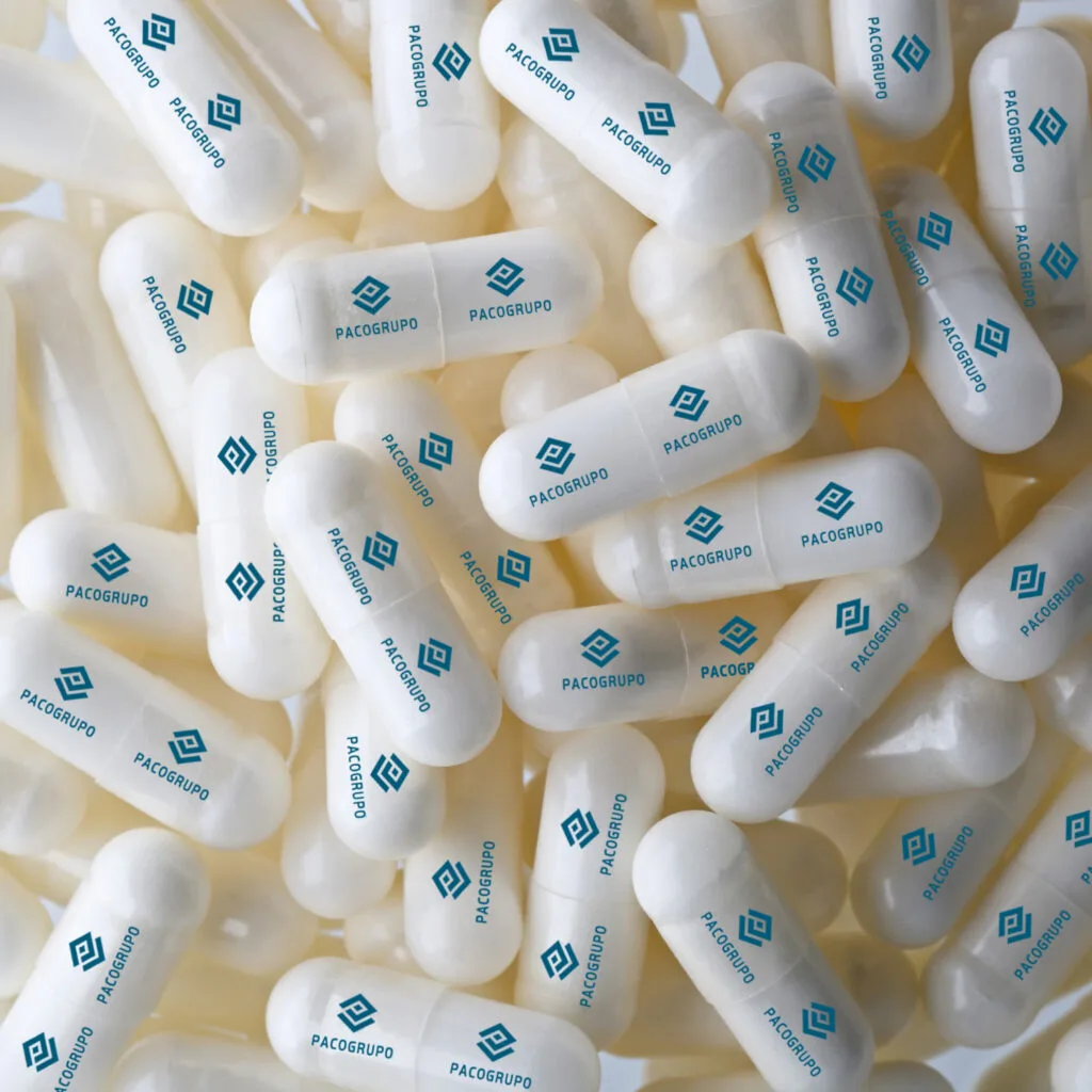 CÁPSULAS ÁCIDO RESISTENTES: Las cápsulas AR-CAPS liberan el medicamento al desintegrarse en el duodeno, facilitando su absorción intestinal. Nuestras cápsulas resistentes a los ácidos son naturalmente capaces de resistir la acidez, lo que elimina la necesidad de añadir productos químicos, disolventes o recubrimientos para retrasar la liberación de la formulación en el tracto digestivo.